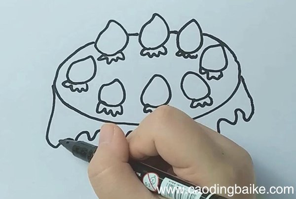 草莓奶油蛋糕简笔画