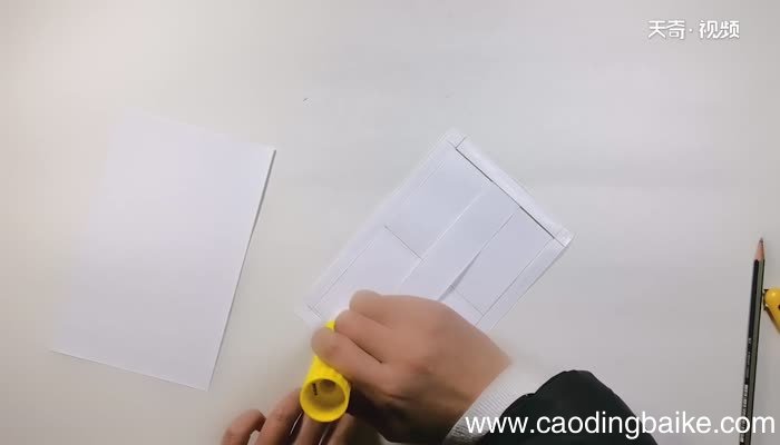 情人节娃娃贺卡做法 情人节可爱的卡片做法