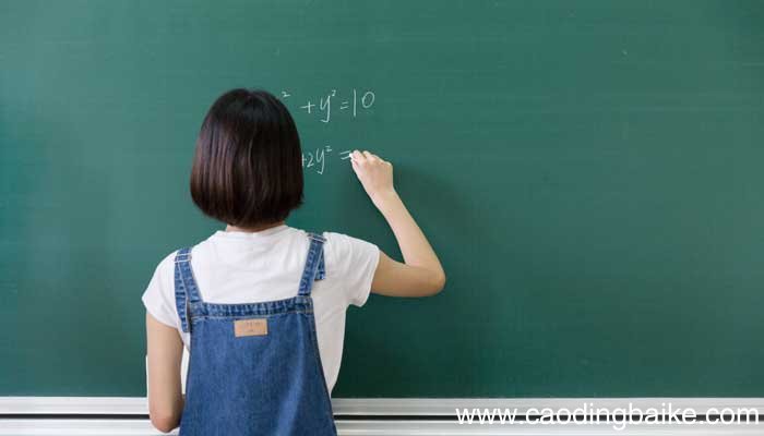 课程实施的基本取向 课程实施的基本取向包括