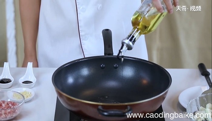 青椒肉末茄子的做法 青椒肉末茄子怎么做