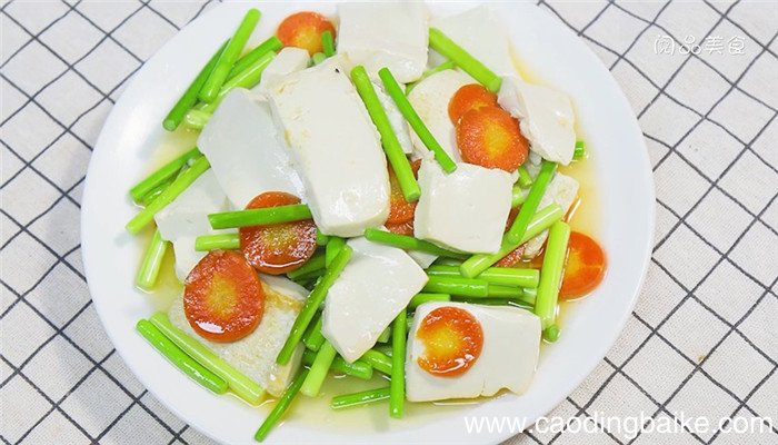 豆腐炒萝卜蒜苔怎么做 豆腐炒萝卜蒜苔的做法