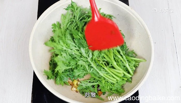爆炒茼蒿的做法 爆炒茼蒿怎么做