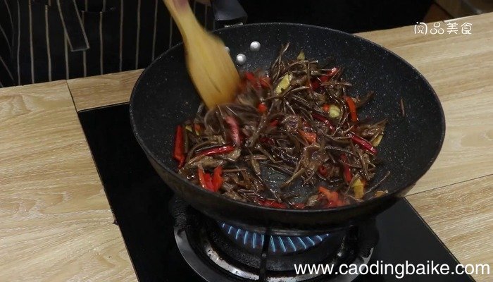茶树菇炒红椒丝的做法 茶树菇炒红椒丝怎么做好吃