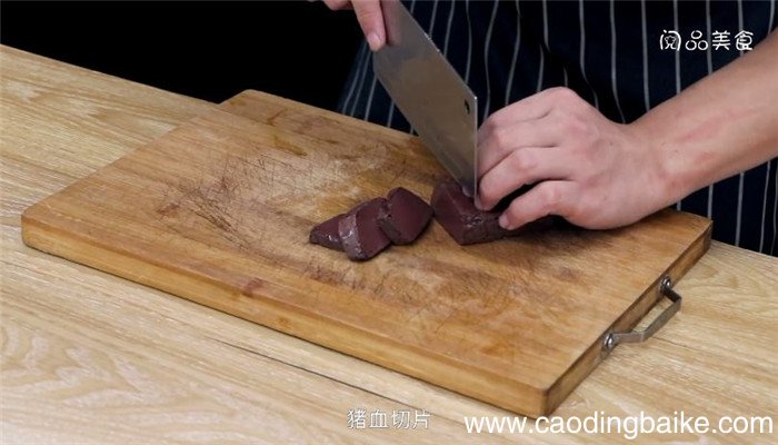 猪血炖豆腐怎么做 猪血炖豆腐做法是什么