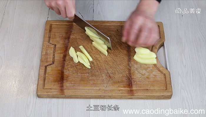 蚝油土豆牛柳 蚝油土豆牛柳的家常做法
