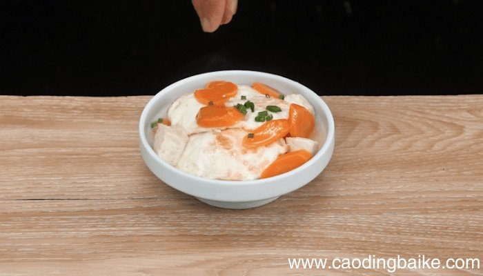 胡萝卜炖鸡蛋豆腐 胡萝卜炖鸡蛋豆腐怎么做好吃