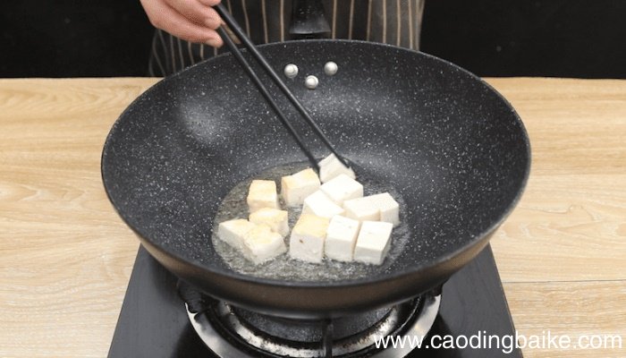 胡萝卜炖鸡蛋豆腐 胡萝卜炖鸡蛋豆腐怎么做好吃