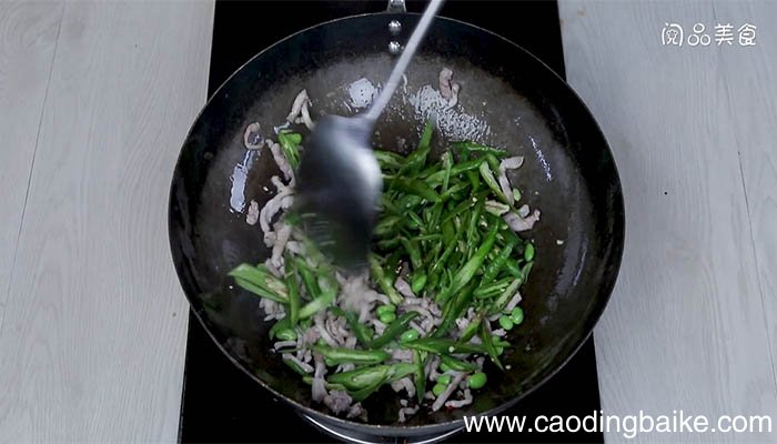 尖椒炒毛豆的做法 如何做尖椒炒毛豆
