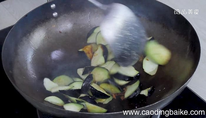 西红柿尖椒炒茄子的做法西红柿尖椒炒茄子怎么做