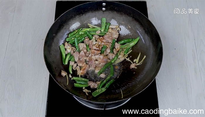 尖椒鸡腿的做法 如何做尖椒鸡腿