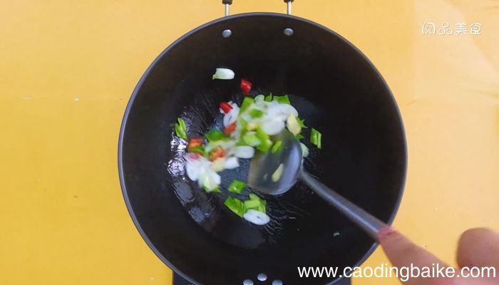 葱爆泥肠的做法葱爆泥肠怎么做