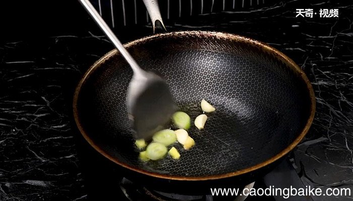 蒜子牛蹄黄的做法 蒜子牛蹄黄怎么做