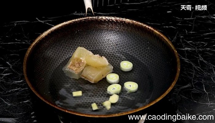 蒜子牛蹄黄的做法 蒜子牛蹄黄怎么做