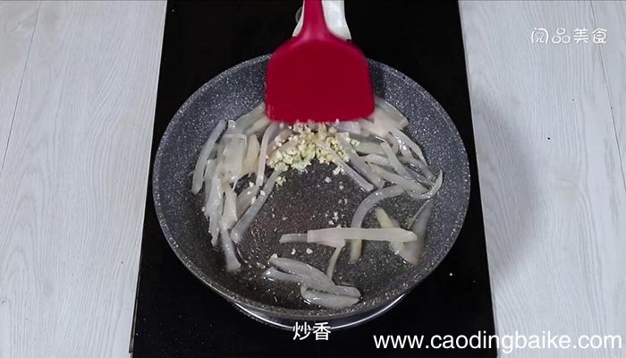 泡萝卜炒鱿鱼 泡萝卜炒鱿鱼的做法