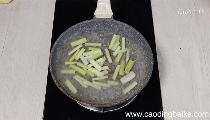 芹菜怎么炒不老 炒芹菜