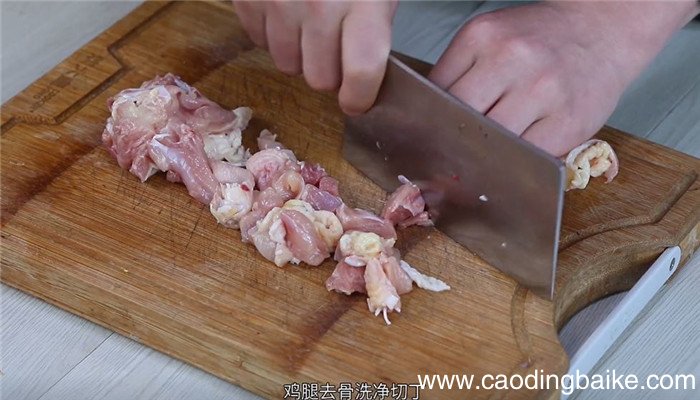 辣子鸡炒藕丁怎么做 辣子鸡炒藕丁的做法