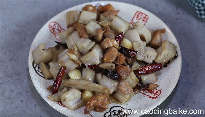 辣子鸡炒藕丁怎么做 辣子鸡炒藕丁的做法