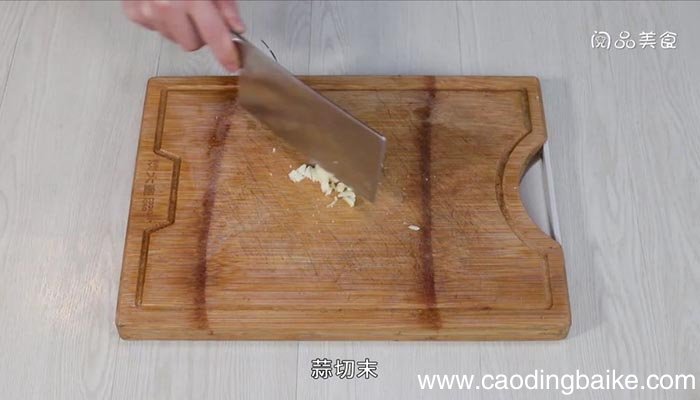 凉拌红油藕丁的做法 凉拌红油藕丁