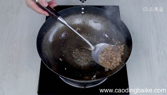 尖椒肉末炒皮蛋的做法 尖椒肉末炒皮蛋如何做