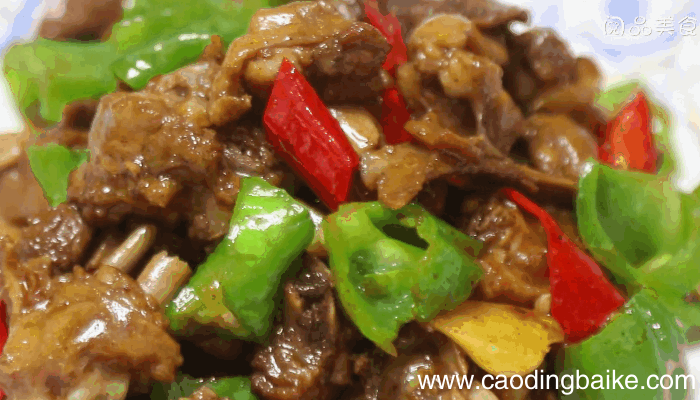 青椒炒鸭肉的做法，青椒炒鸭肉怎么做