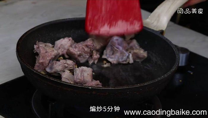 冰糖菠萝排骨的做法 冰糖菠萝排骨