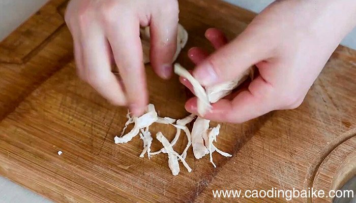 红油拌鸡丝的做法 红油拌鸡丝怎么做