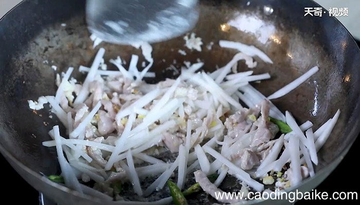 冬笋肉丝尖椒的做法 冬笋肉丝尖椒怎么做