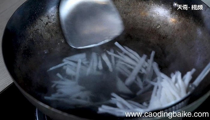 冬笋肉丝尖椒的做法 冬笋肉丝尖椒怎么做