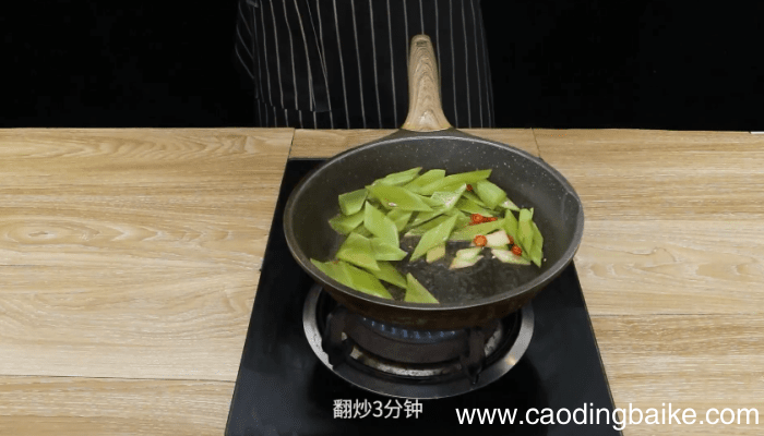 金华火腿炒莴苣的做法 金华火腿炒莴苣怎么做好吃