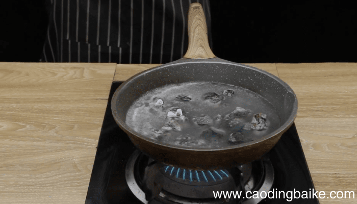 冬虫夏草炖乌鸡的做法 冬虫夏草炖乌鸡怎么做好吃