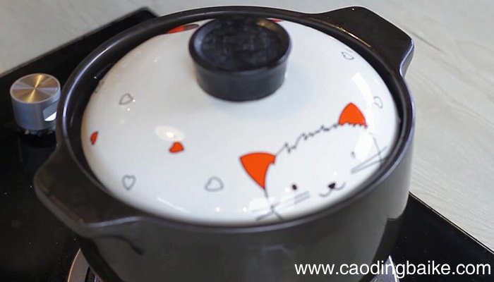白萝卜脊骨煲汤的家常做法 白萝卜脊骨煲汤的做法