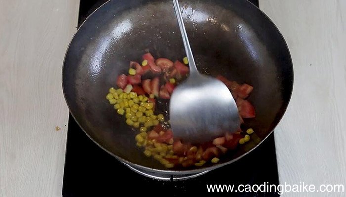 番茄玉米炒饭的做法 番茄玉米炒饭怎么做