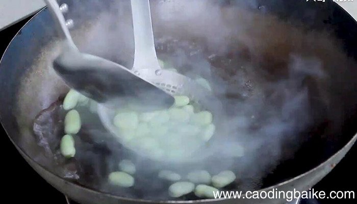 蚕豆炒鸡丁的做法 蚕豆炒鸡丁怎么做