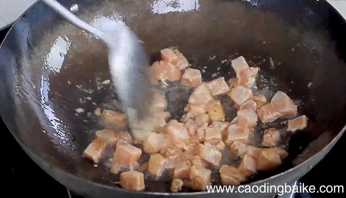 蚕豆炒鸡丁的做法 蚕豆炒鸡丁怎么做