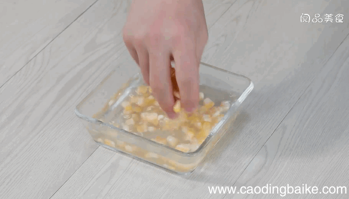 玉米豆芽炒鸡蛋的做法，玉米豆芽炒鸡蛋怎么做
