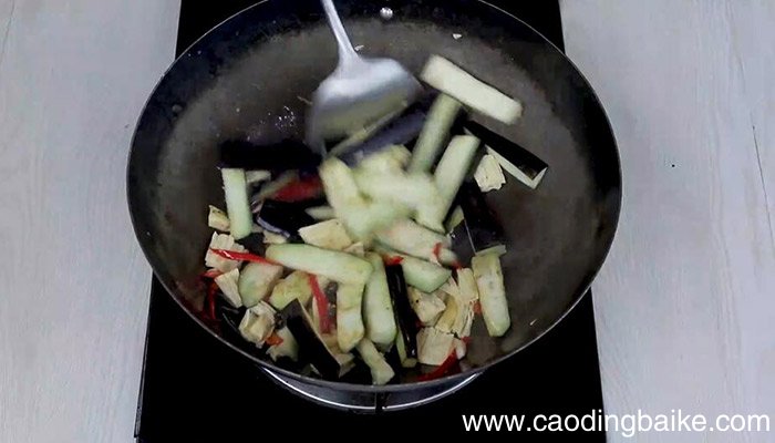 腐竹烧茄条的做法 腐竹烧茄条怎么做