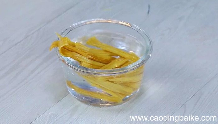 腐竹烧茄条的做法 腐竹烧茄条怎么做