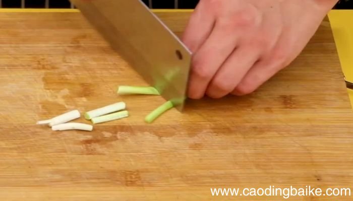 茶树菇焖面详细做法 茶树菇焖面的做法