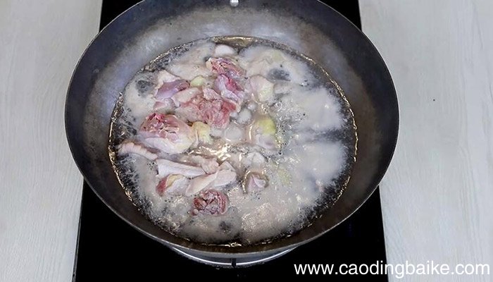 白玉菇炖鸡的做法 白玉菇炖鸡怎么做