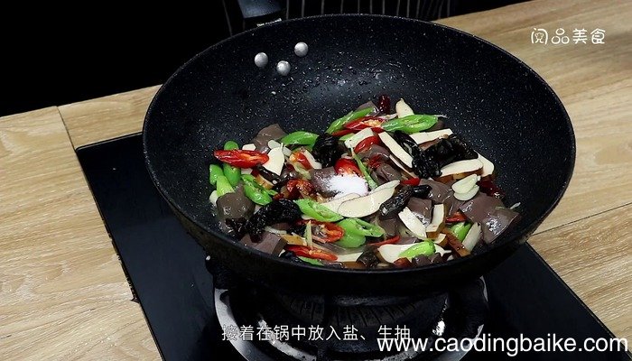 猪血炒豆干的做法 猪血炒豆干怎么做好吃
