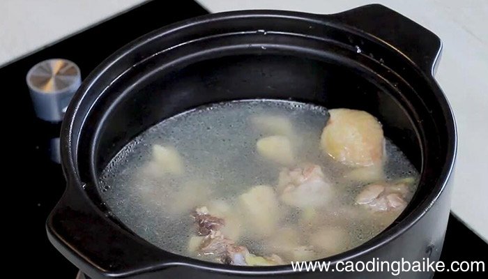 白菜炖鸡块的做法 白菜炖鸡块怎么做