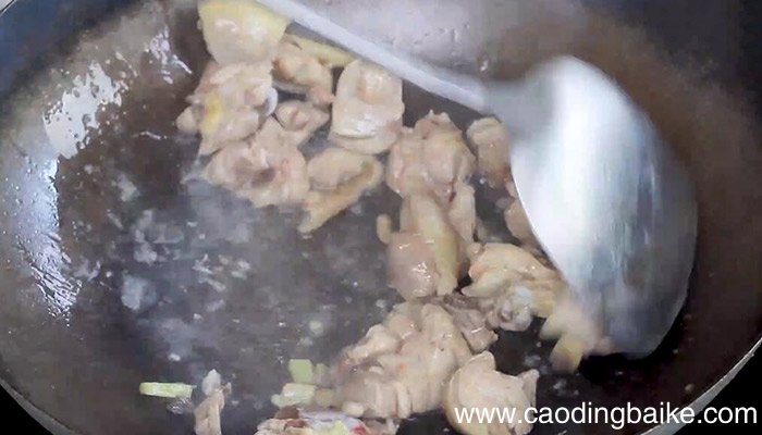 白菜炖鸡块的做法 白菜炖鸡块怎么做