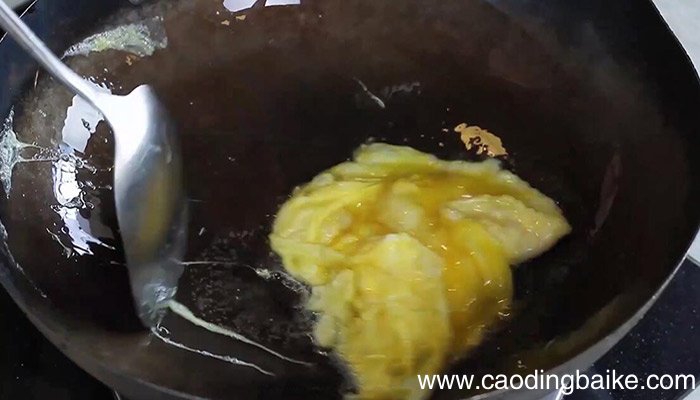 菠菜杆炒鸡蛋的做法 菠菜杆炒鸡蛋怎么做好吃