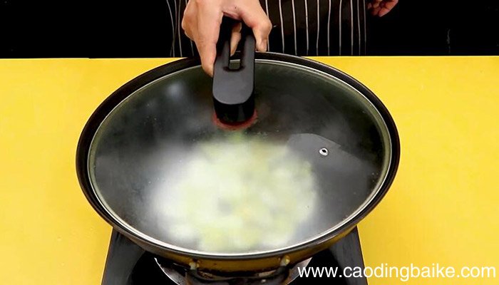 白菜木耳豆皮怎么炒 白菜木耳豆皮的做法