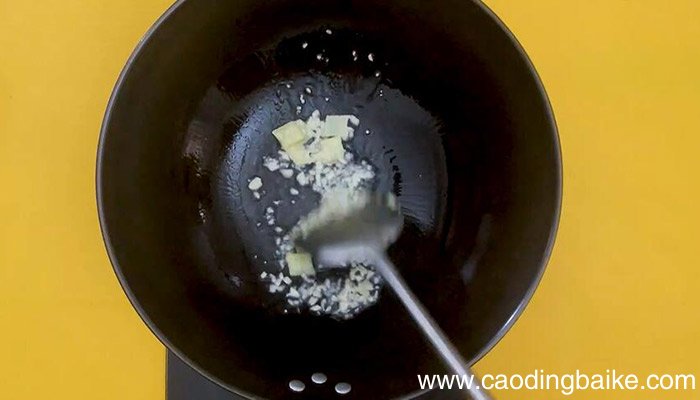 白菜木耳豆皮怎么炒 白菜木耳豆皮的做法