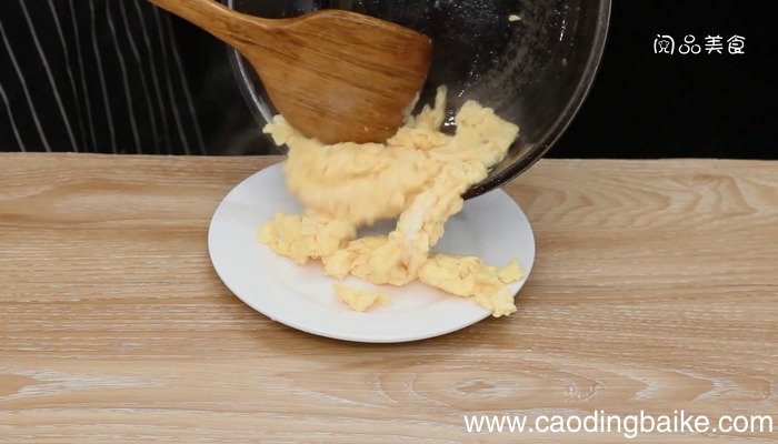 双椒炒鸡蛋的做法 双椒炒鸡蛋怎么做好吃