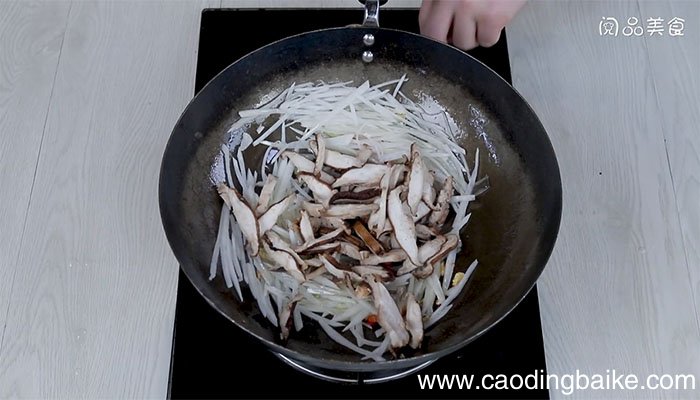 萝卜炒香菇的做法 萝卜炒香菇怎么做