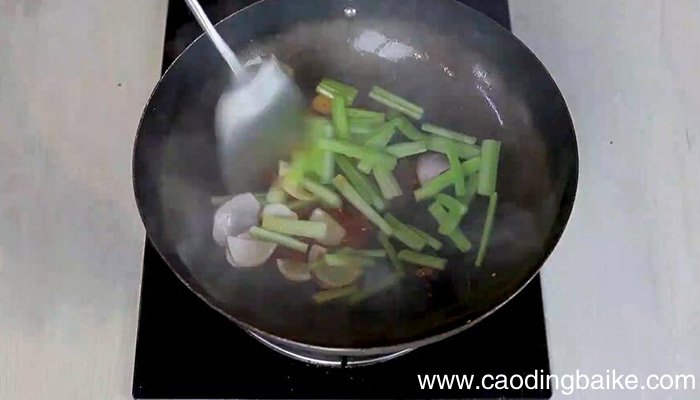 干锅洋葱牛柳的做法 干锅洋葱牛柳怎么做
