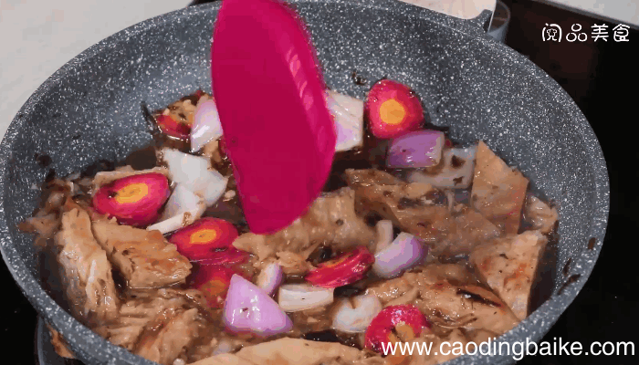 用橄榄菜焖饼的做法，用橄榄菜焖饼怎么做