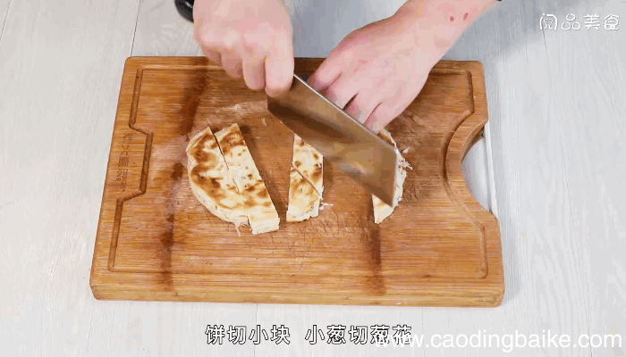 用橄榄菜焖饼的做法，用橄榄菜焖饼怎么做